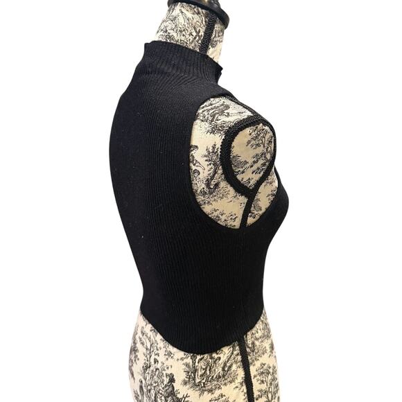 Kendall & Kylie Neck Ribbed Sleeveless Sweater - Size S - Picture 2 of 2